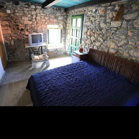 Robinzon House Rocsy - With Pool And Jacuzzi, Vila *