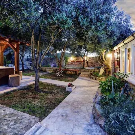 Vila Robinzon House Rocsy - With Pool And Jacuzzi,
