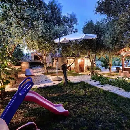 Robinzon House Rocsy - With Pool And Jacuzzi, Vila *