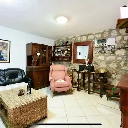 Robinzon House Rocsy - With Pool And Jacuzzi, Villa